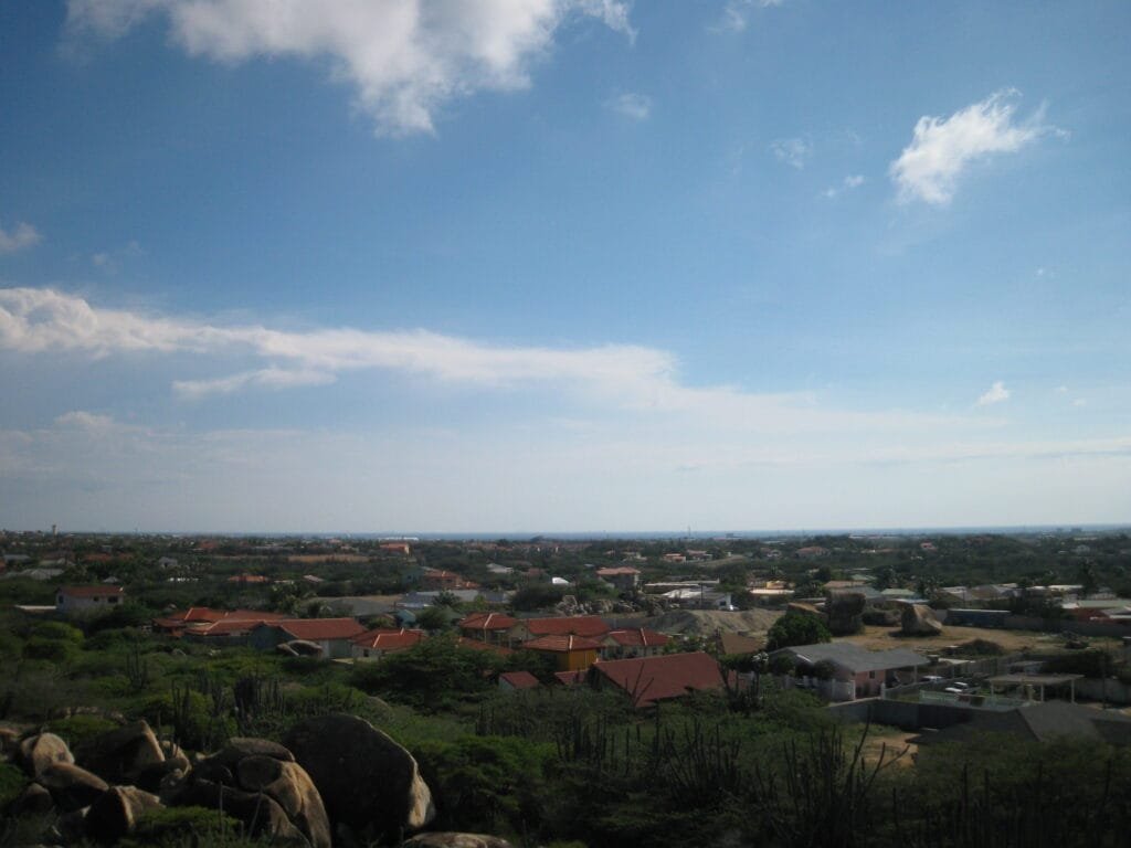 Vistas panoramica de la ciudad de oranjestad, Aruba, cuanto cuesta visitar aruba