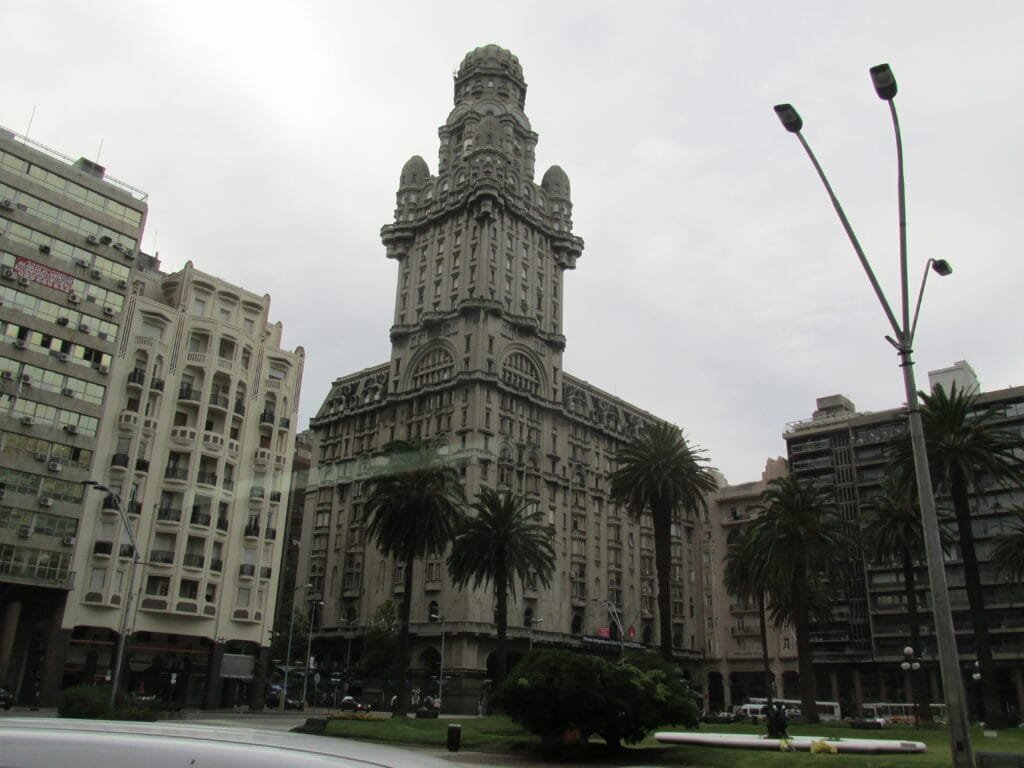 Plaza Independencia, Montevideo, Uruguay