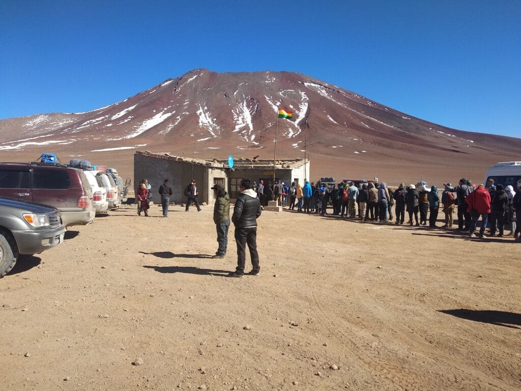 Paso Fronterizo de Bolivia hacia Chile, por el salar de Uyuni