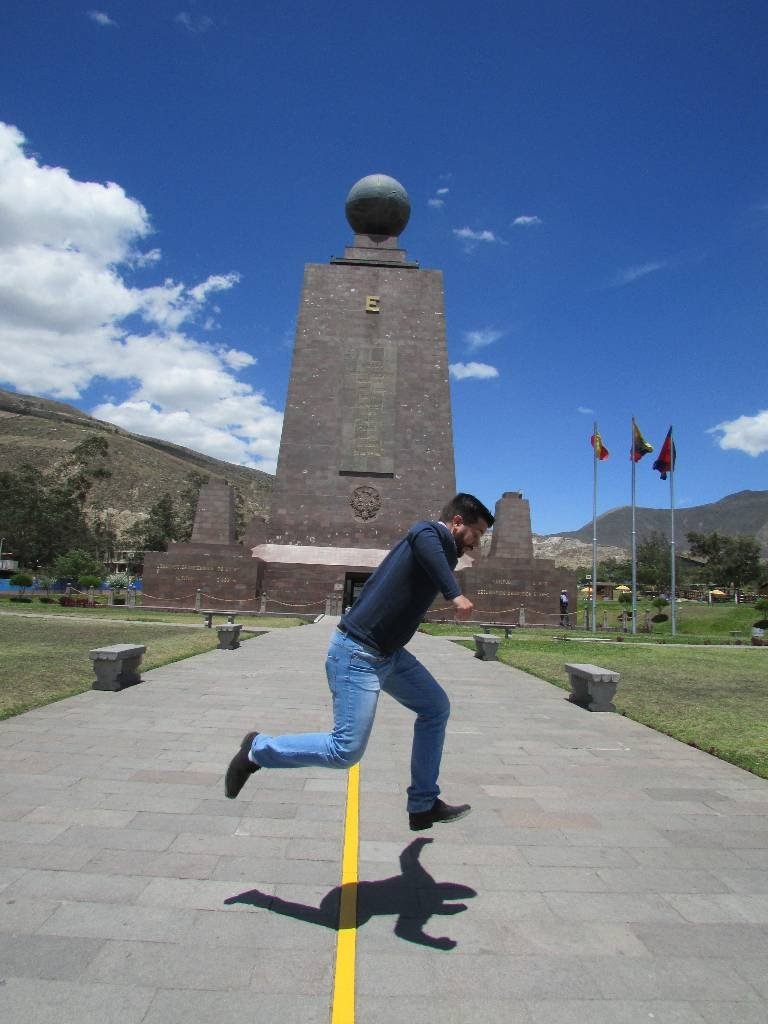 Monumento a la Mitad del Mundo, Ecuador.