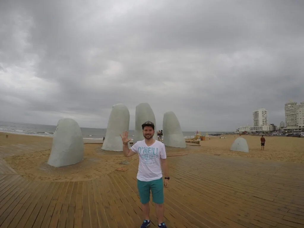 la Mano de Punta del Este