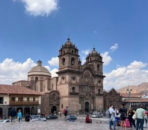 Lee más sobre el artículo De Lima a Cusco: Bus o Vuelo Low Cost
