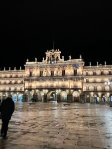 Lee más sobre el artículo Qué ver en Salamanca en 1 día: Guía completa 2025
