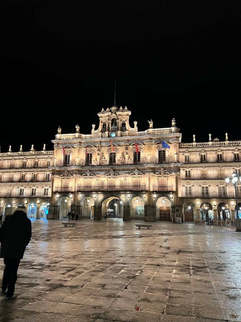 Lee más sobre el artículo Qué ver en Salamanca en 1 día: Guía completa 2025