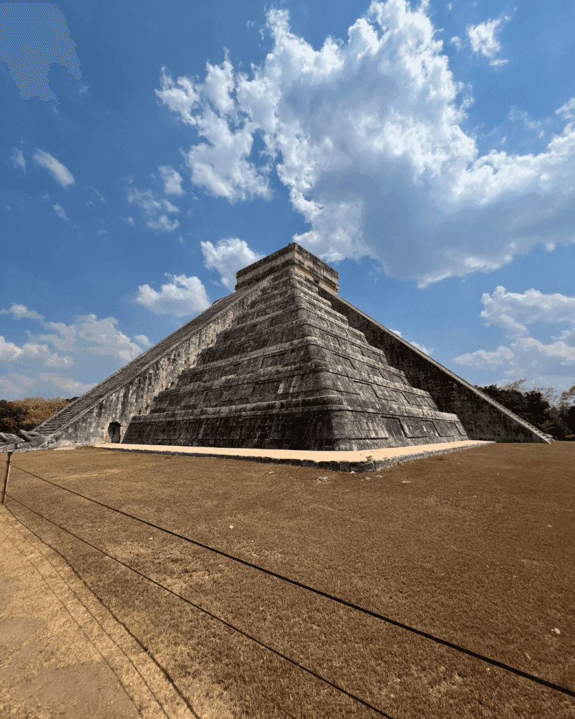 El Castillo de Kukulkán – pirámide principal de Chichén Itzá