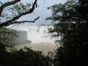 Lee más sobre el artículo Cómo ir de Asunción a Ciudad del Este: guía práctica