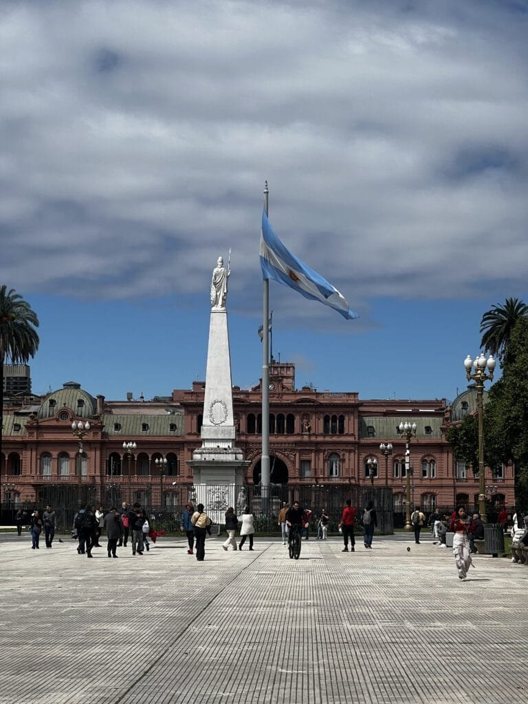 Lee más sobre el artículo Cuánto cuesta viajar a Buenos Aires en 2026? Guía real