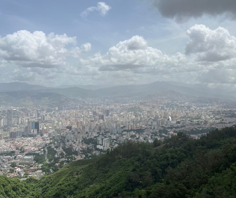 Lee más sobre el artículo ¿Cuánto cuesta visitar el teleférico de Caracas, Venezuela?
