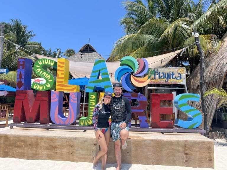 Lee más sobre el artículo ¿Cómo visitar Isla Mujeres desde Cancún? Guía fácil paso a paso