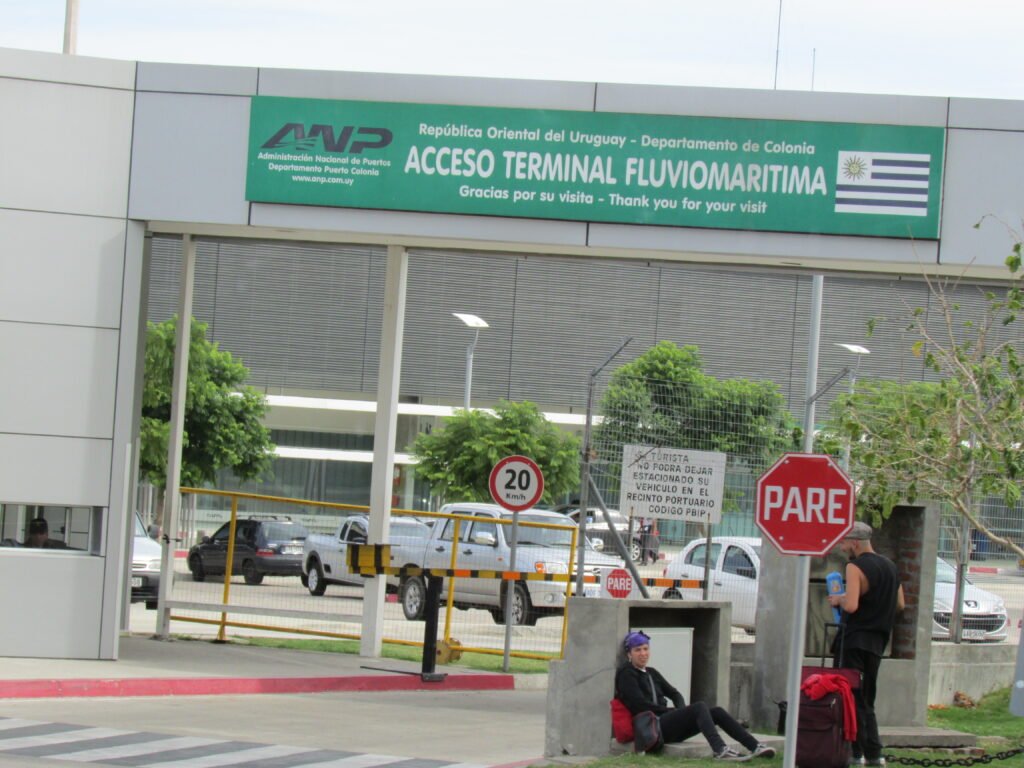 Terminal Fluviomarítima de Colonia en Uruguay
