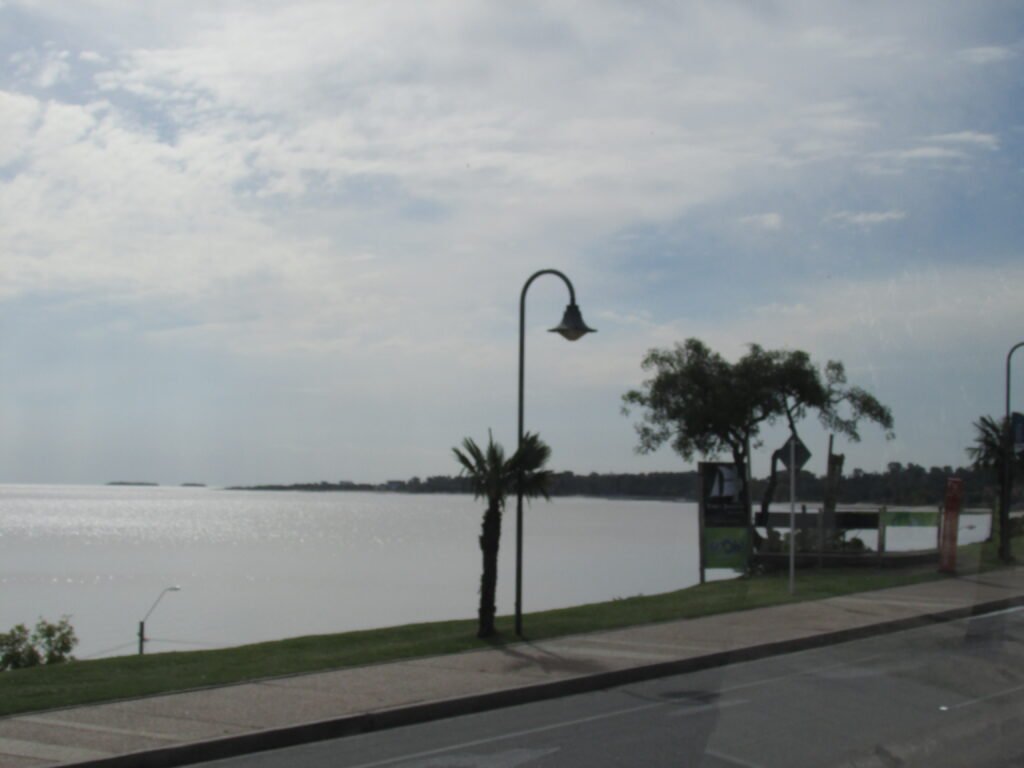 rambla costanera de Colonia del Sacramento, Uruguay,