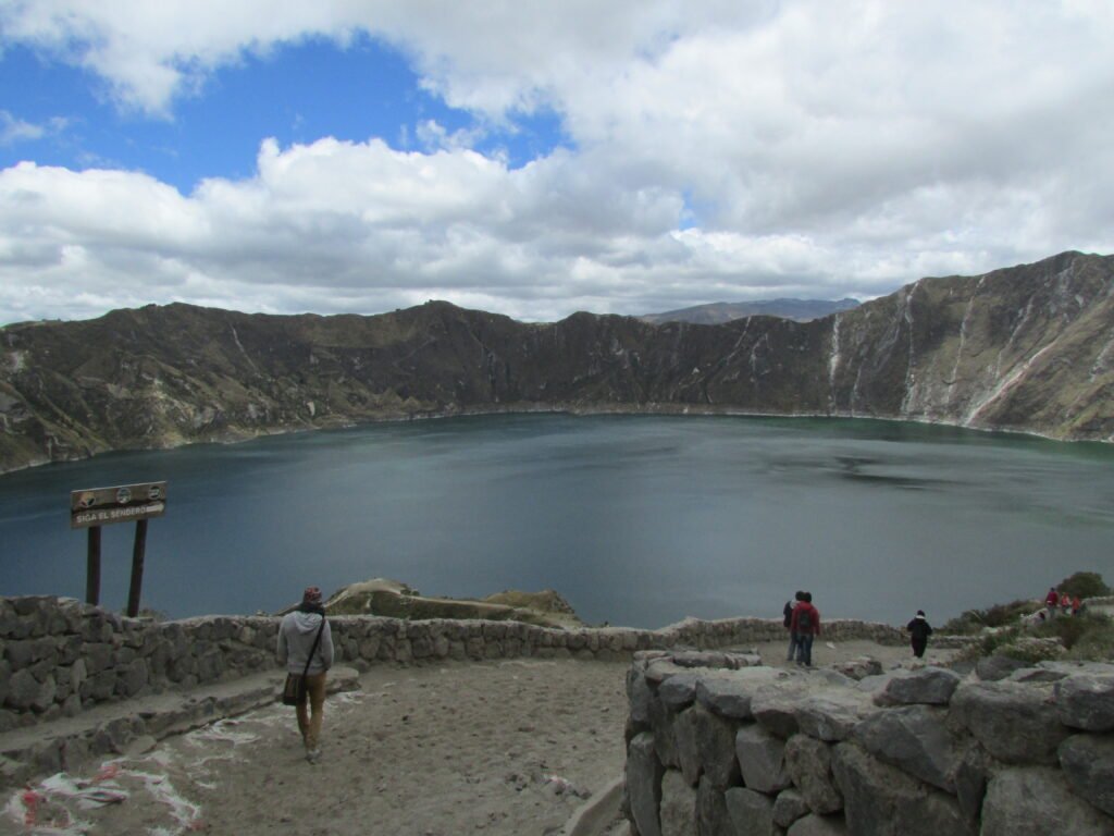 Vista Panoramica del Volcan de Quilotoa, Ecuador