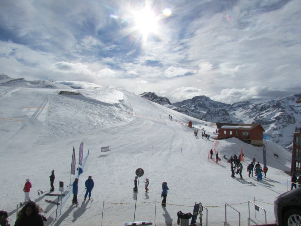 Vista panorámica de las pistas de esquí de Valle Nevado